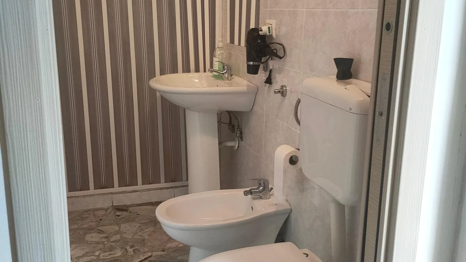 Oda ve Kahvaltı Catania Airport Room Bagno Privato In Camera İtalya